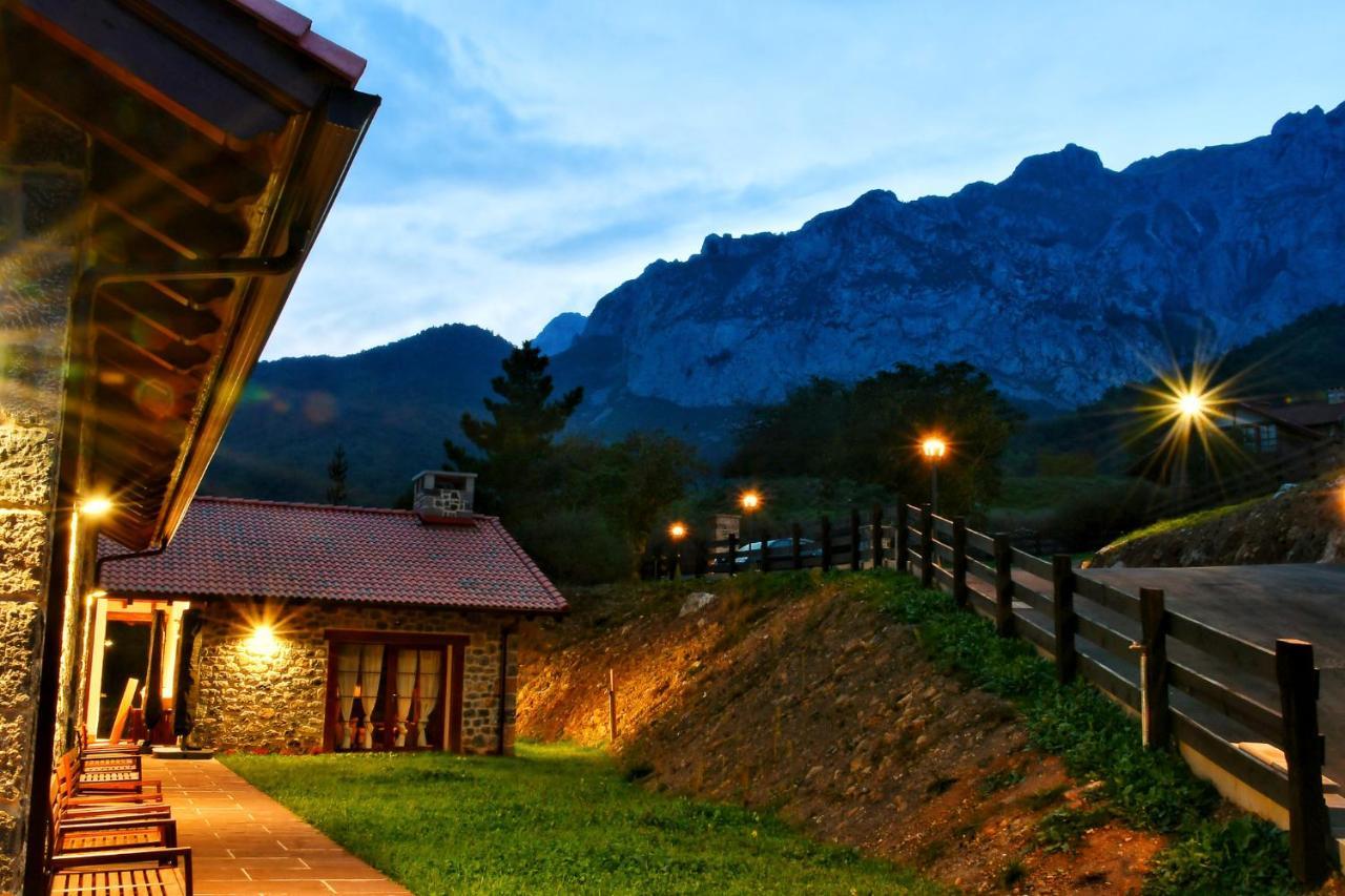 Apartamentos Los Picos De Europa Colio Extérieur photo