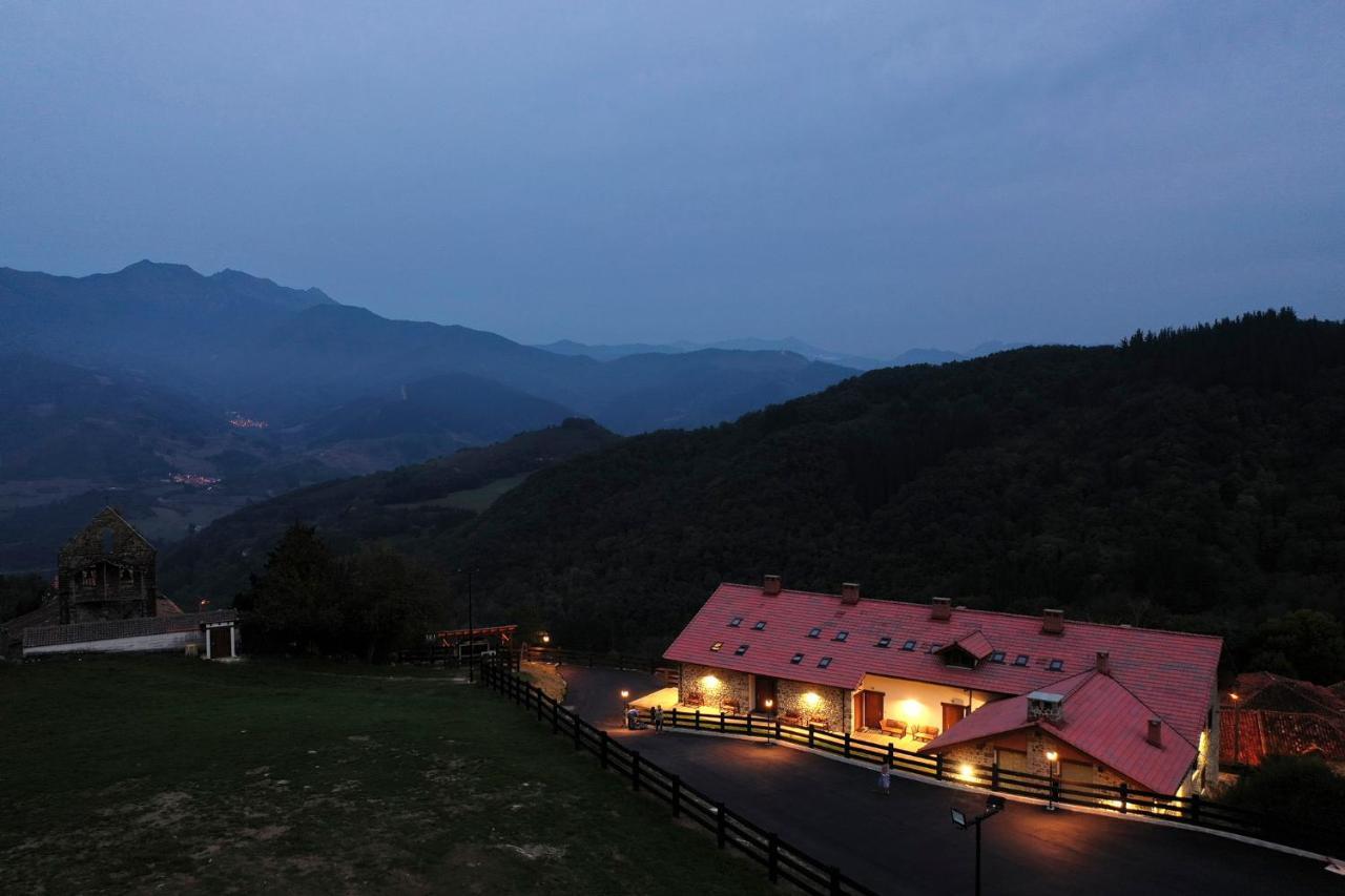 Apartamentos Los Picos De Europa Colio Extérieur photo
