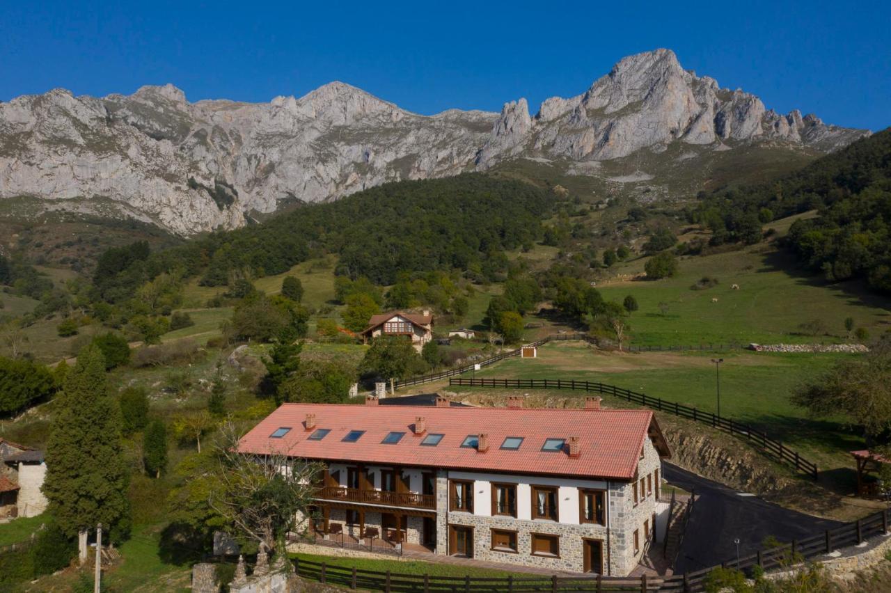 Apartamentos Los Picos De Europa Colio Extérieur photo