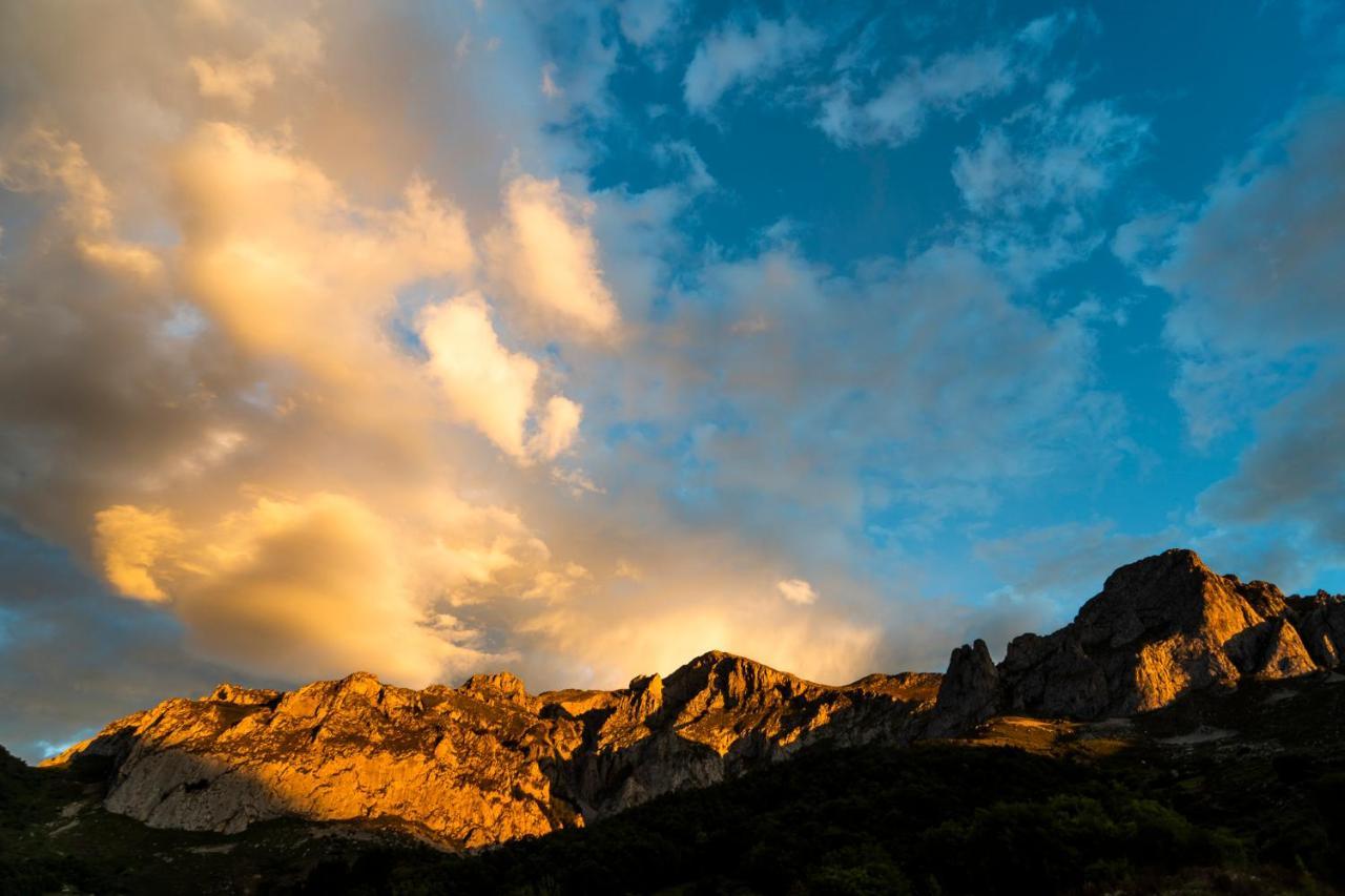 Apartamentos Los Picos De Europa Colio Extérieur photo