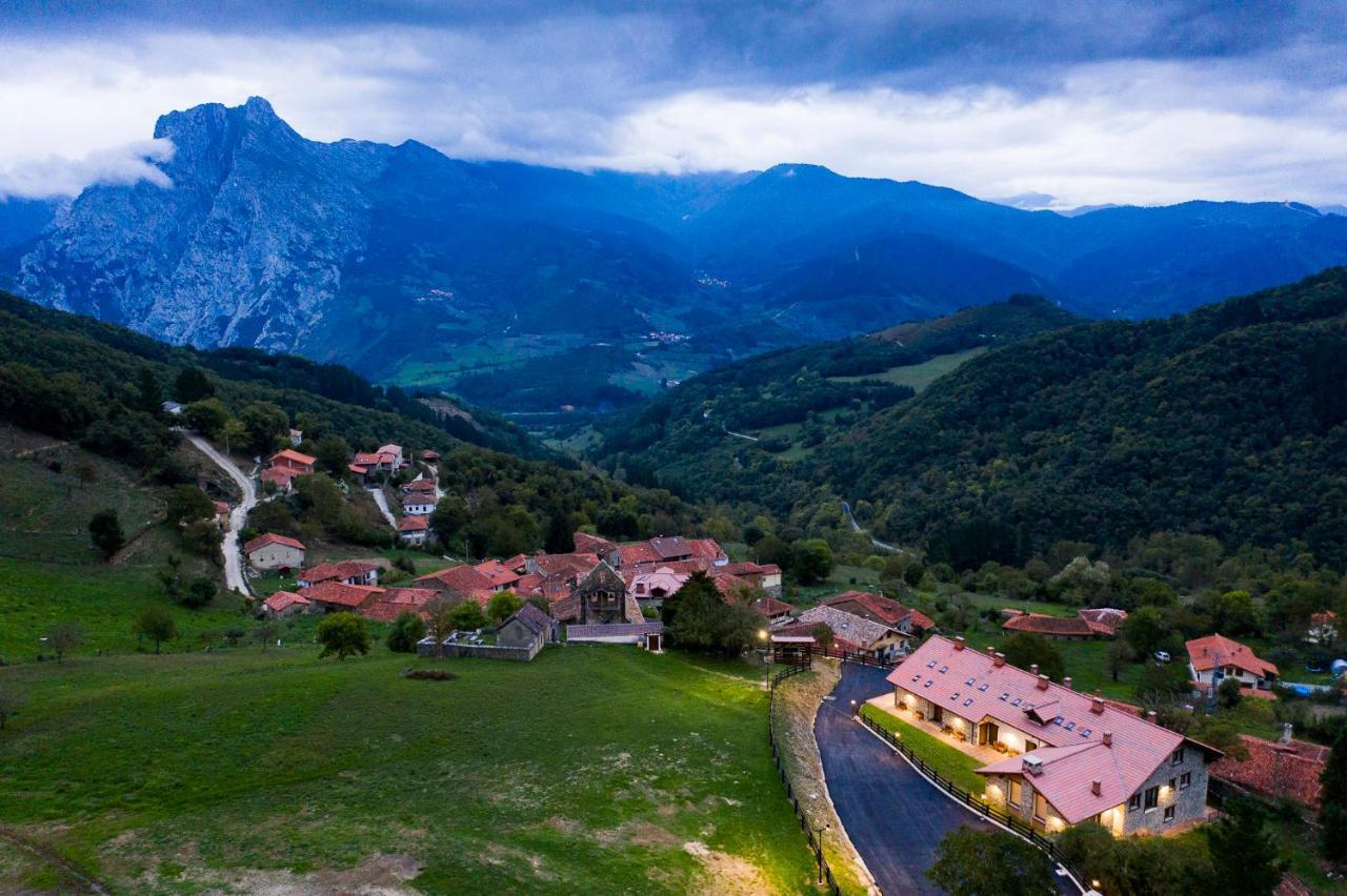 Apartamentos Los Picos De Europa Colio Extérieur photo