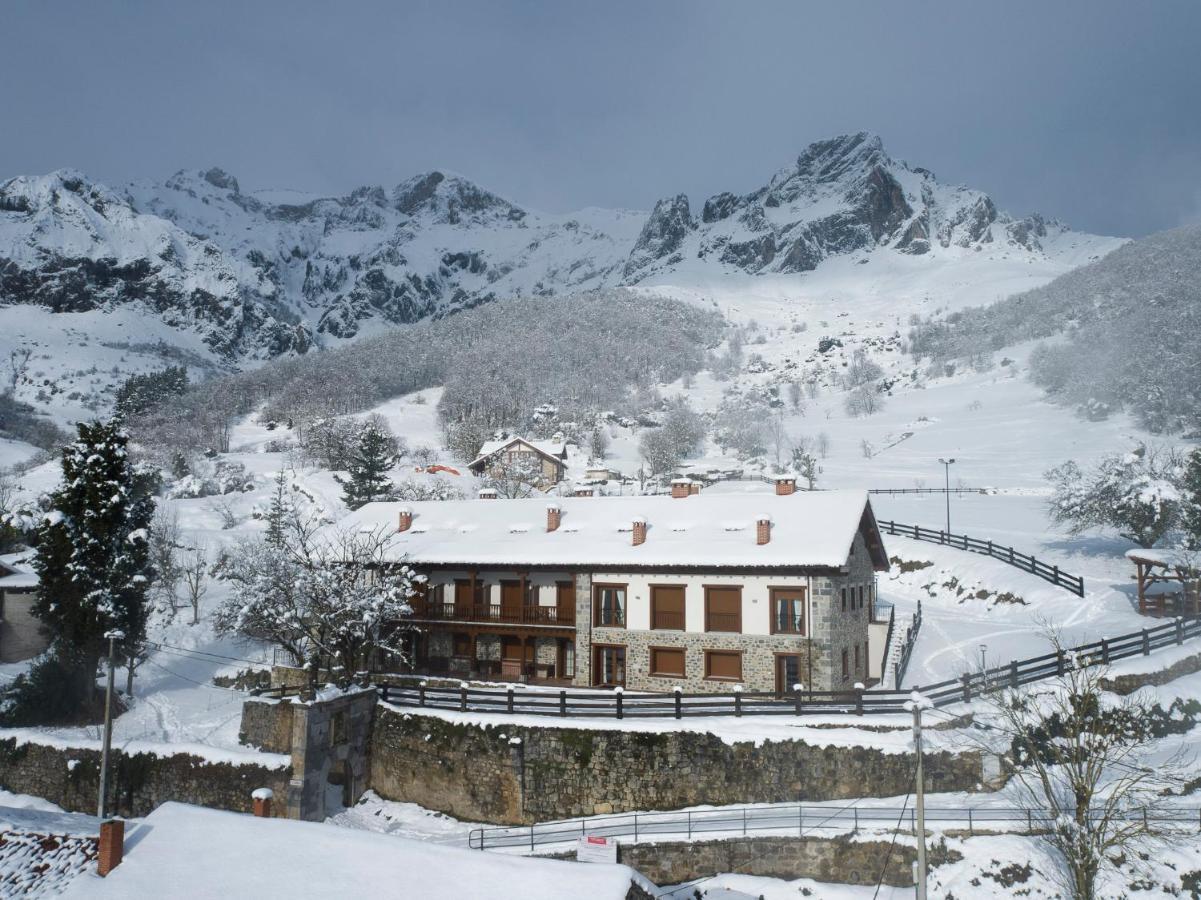 Apartamentos Los Picos De Europa Colio Extérieur photo